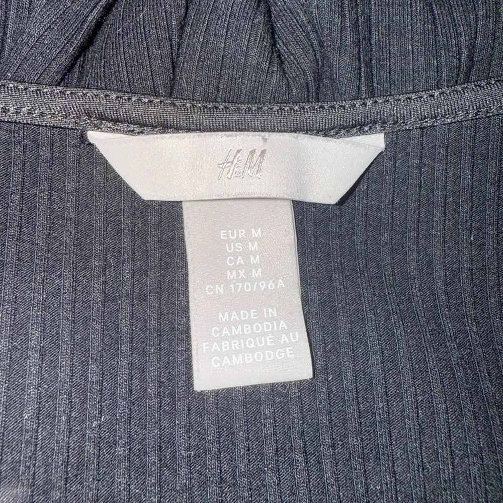 H&M 3/4 Sleeve Ribbed Top - Picture 4 of 4